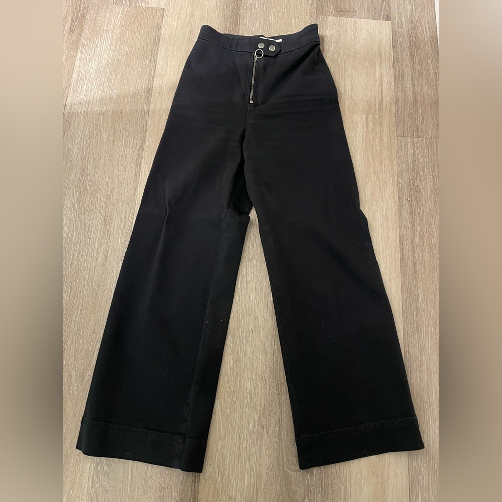 Black Wide-Legged Jeans with Silver Zipper - size 2